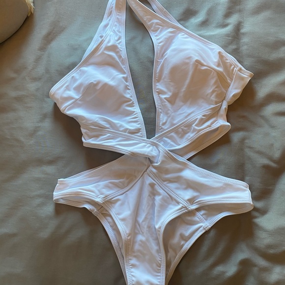 NEW NEVER WORN SHIEN CRISS-CROSS CUT-OUT ONE PIECE SWIMSUIT - Picture 3 of 5